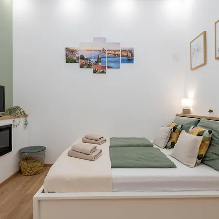 Cozy Vibes K106 By B&z Apartman